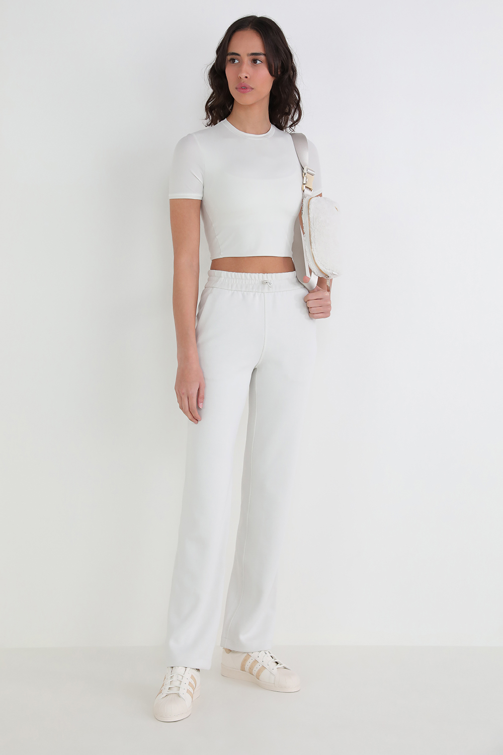 Wundermost Crewneck Cropped T-Shirt